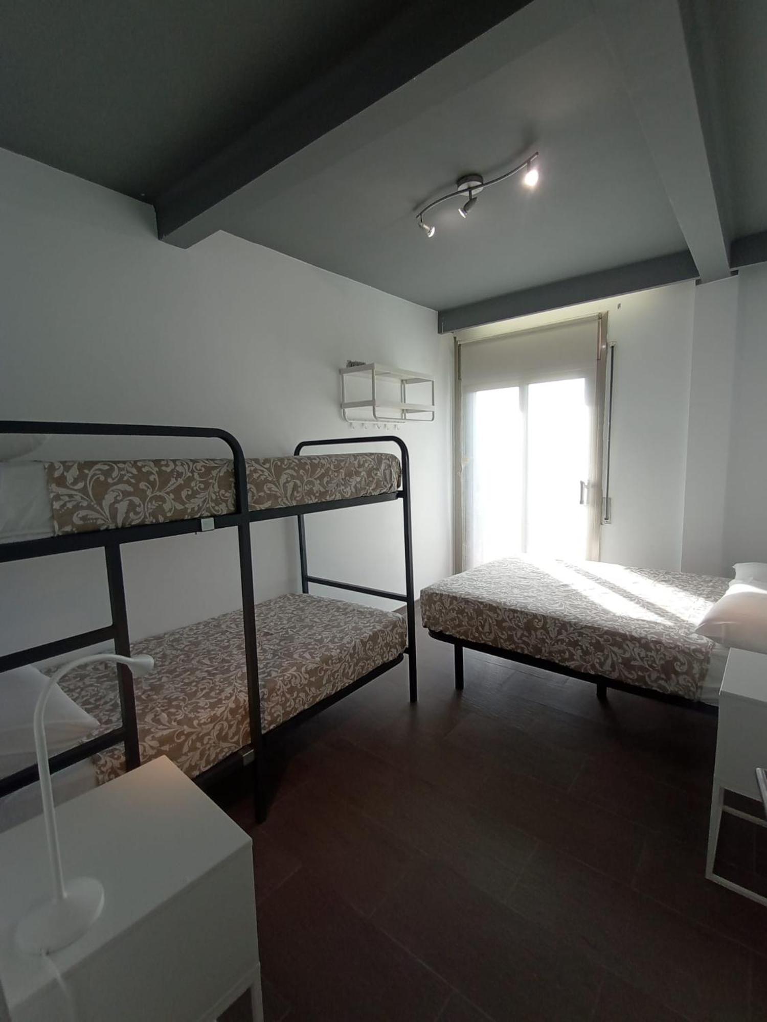 Plaza Universitat Private Rooms Barcellona Esterno foto